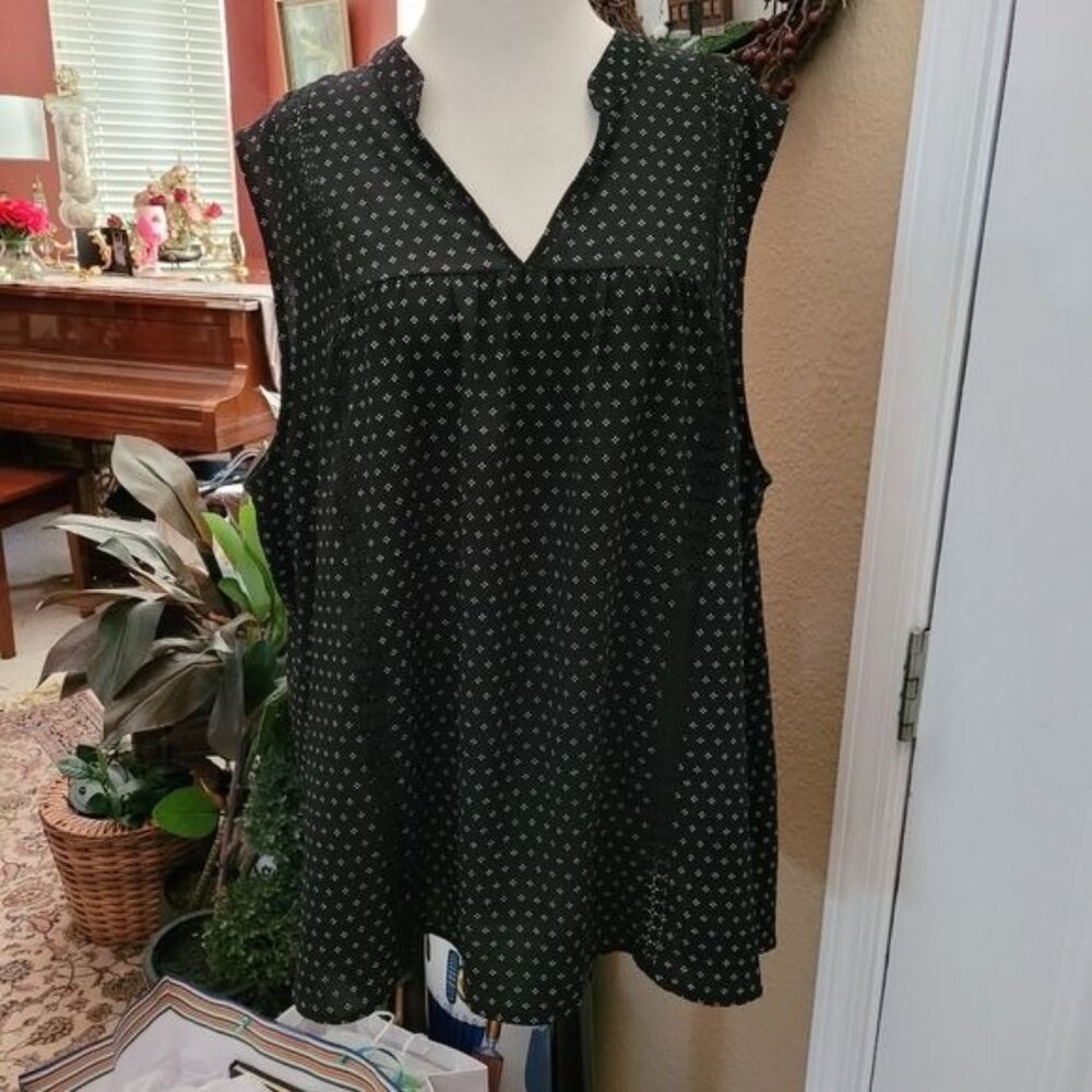 Torrid Tank Top Blouse Size 2 2X Black White Geometric Print Lace Trim Boho